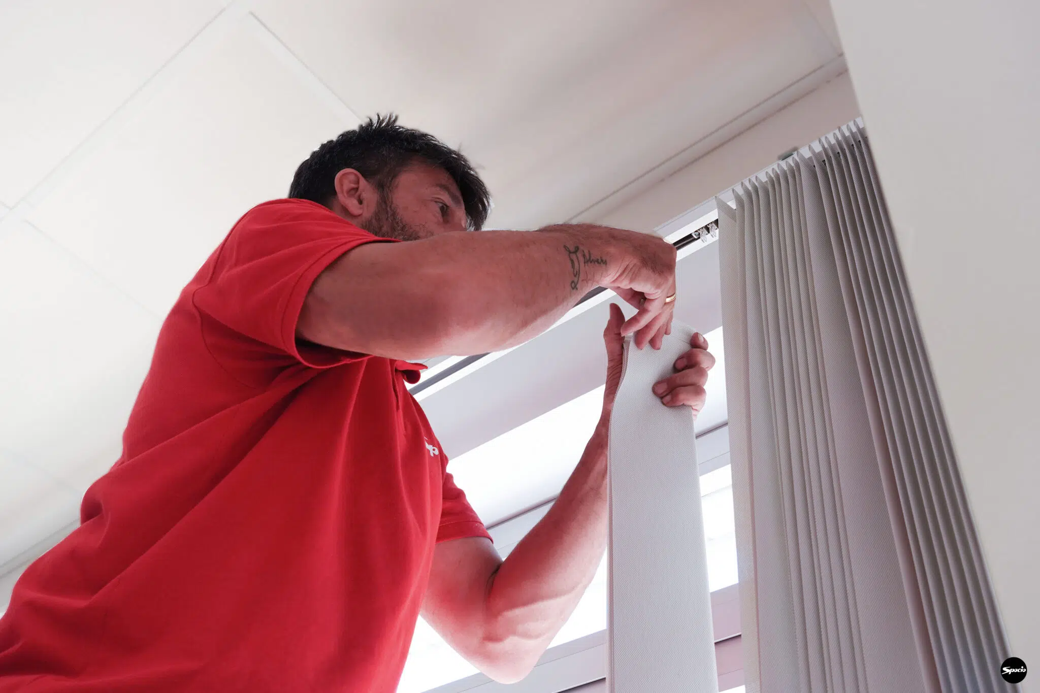 Instalación de Cortinas de Lamas Verticales